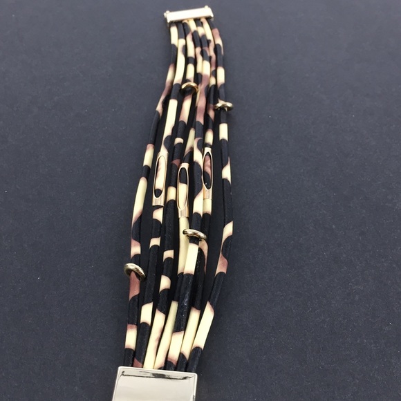 3/$21 Leopard Multi-layer Leather Magnetic Bracelet - Picture 6 of 7